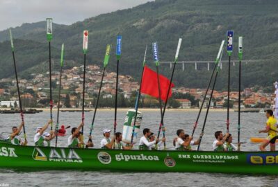 HONDARRIBIA SE LLEVA LA BANDERA CONCELLO DE MOAÑA DE TRAINERAS.