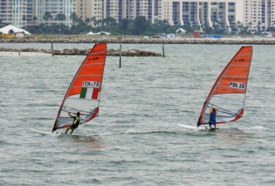 MUNDIAL JUVENIL RS:X. BONET PIERDE EL LIDERATO TRAS LA JORNADA DE DESCANSO