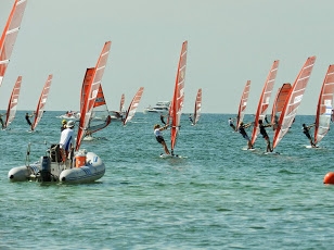 MUNDIAL JUVENIL RS:X. TONI BONET LÍDER EN CATEGORÍA MASCULINA.