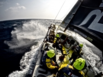 VOLVO OCEAN RACE 2014-15. LEG 4 21ªJ. CEÑIDA Y MÁS CEÑIDA CAMINO DE FILIPINAS.