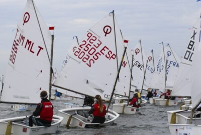 MUNDIAL OPTIMIST 2015. EL VIENTO SE CONVIERTE EN EL PROTAGONISTA DEL PRIMER DÍA.