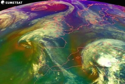 VILAGARCIA Y VIGO MIRANDO A LA TORMENTA «JOAQUIN».