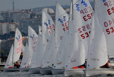 LA VELA LIGERA REGRESA A AROUSA CON LA COPA DE ESPAÑA DE 420