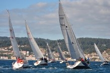 REGATA NAVIDAD TROFEO MANUEL LORES. LOS LÍDERES VEN RECORTADAS SUS VENTAJAS