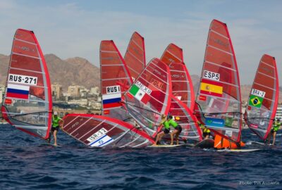 MUNDIAL RS:X EILAT 2016. MARINA ALABAU ACARICIA EL PODIUM EN EILAT.