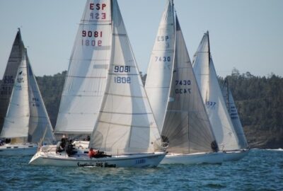 IIª REGATA INTERCLUBES RÍA DE PONTEVEDRA. JORNADA CON CAMBIOS DE LÍDERES.