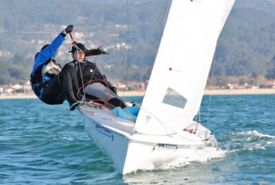 CAMPEONATO GALLEGO DE 420. DOMINIO DEL NÁUTICO DE VIGO EN LA 1ª JORNADA