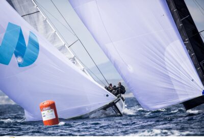 MUNDIAL RC44 SOTOGRANDE. «PENÍNSULA PETROLEUM» NUEVO LÍDER EN SOTOGRANDE.