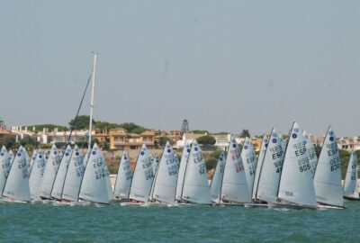 CAMPEONATO DE ESPAÑA CLASE EUROPA. SALAZAR Y RABASA PRIMEROS LÍDERES.