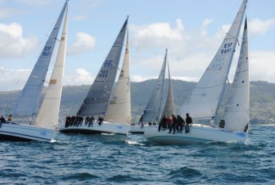 IIIª REGATA INTERCLUBES RÍA DE PONTEVEDRA.EXCELENTE BROCHE DE ORO