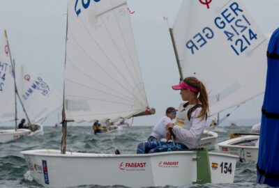 CAMPEONATO DEL MUNDO OPTIMIST. MARÍA PERELLÓ LÍDER EN FÉMINAS