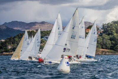 M.R.C.Y. BAIONA. LIGA DE OTOÑO AXA SEGUROS J-80. EL «OKOFEN» CONSOLIDA SU LIDERATO.