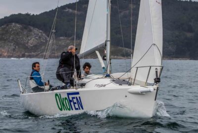 M.R.C.Y. BAIONA. LIGA DE INVIERNO AXA J-80. UN IMPACABLE JAVIER DE LA GÁNFARA LLEVA AL «OKOFEN» AL LIDERATO