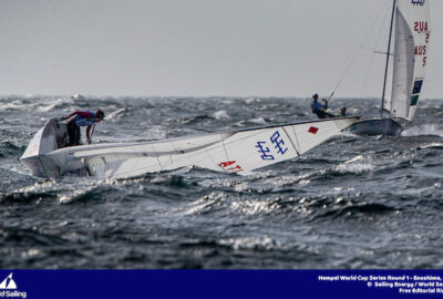 HEMPEL WORLD CUP ENOSHIMA 2019. TRIUNFOS PARCIALES EN EL 470 MASCULINO, 49ER Y FX EN OTRA DURA JORNADA