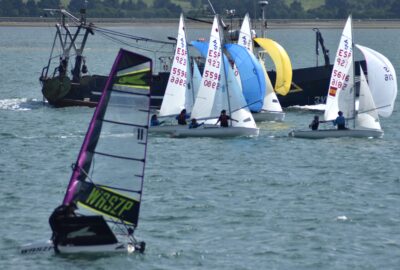 Vª SEMANA INTERNACIONAL DE LA VELA CIUDAD DE SANTANDER. FERNÁNDEZ Y GÓMEZ EN 420 Y VAN DER VELDEN EN WASZP LÍDERES