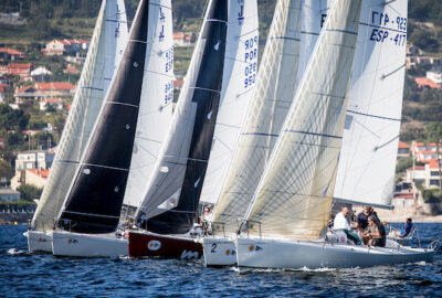 5ª REGATA REY JUAN CARLOS I EL CORTE INGLÉS MASTER. CERCA DE 200 BARCOS INUNDAN DE VELAS SANXENXO