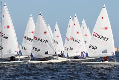 CAMPEONATO DE ESPAÑA LÁSER RADIAL 2019. CRISTINA PUJOL Y FRANCISCO SÁNCHEZ LÍDERES EN LA MANGA