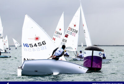 HEMPEL WORLD CUP SERIES MIAMI 2020. EL ESCASO VIENTO CONDICIONA EL PROGRAMA