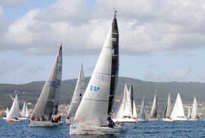 6ª REGATA INTERCLUBES RÍA DE PONTEVEDRA. SE LLEGA AL ECUADOR