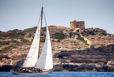 XVII COPA DEL REY VELA CLÁSICA MENORCA REPSOL. LOS FAVORITOS TOMAN LA DELANTERA