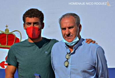 MEDALLA DE ORO DEL R.C.N. VIGO A NICO RODRÍGUEZ EN UN EMOTIVO HOMENAJE