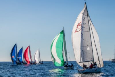 M.R.C.Y. BAIONA. LA LIGA DE OTOÑO J80 AEDAS HOME ENCARA SU DESENLACE EN BAIONA