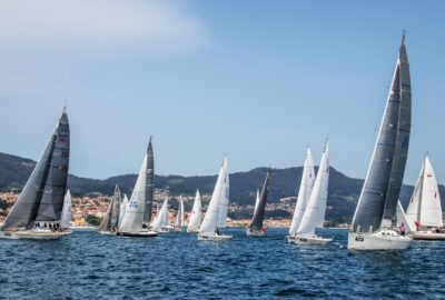 M.R.C.Y. BAIONA. EL TROFEO COMUNICA SACA A ESCENA A MÁS DE 40 BARCOS POR LAS RÍAS DE PONTEVEDRA Y VIGO