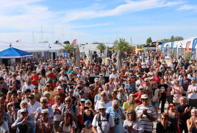 GOLDEN GLOBE RACE. ÉXITO EN LA APERTURA DEL VILLAGE, MIENTRAS ALGUNOS PARTICIPANTES NO CUMPLEN CONDICIONES