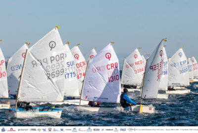 R.C.N. TORREVIEJA. EL VIENTO CONDICIONA EL ESTRENO DE LA XV EUROMARINA OPTIMIST TORREVIEJA