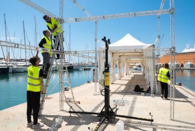 EL MONTAJE DEL PALMA INTERNATIONAL BOAT SHOW MOVILIZA A MÁS DE 180 PERSONAS PARA CONSTRUIR UN RECIENTO FERIAL EN EL MOLL VELL