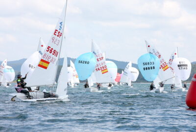 RFGV. GRAN ESTRENO DE LA COPA DE ESPAÑA DE 420 EN AGUAS DE LA RÍA DE AROUSA