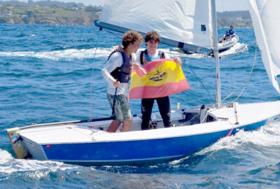 BERMÚDEZ DE CASTRO Y HERRERO HACEN GRANDE A GALICIA Y SE LLEVAN EL EUROPEO JUVENIL DE SNIPE EN MARINA CORUÑA