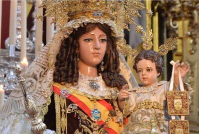 HOY CELEBRAMOS LA FESTIVIDAD DE NUESTRA SEÑORA DEL CARMEN, PATRONA DE LAS GENTES DEL MAR