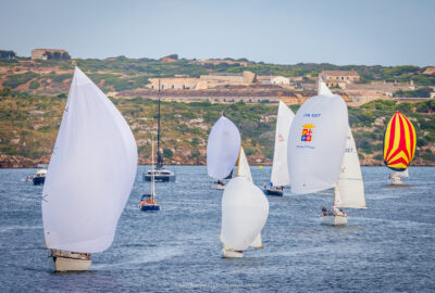 LOS CHUBASCOS NO IMPIDEN UN ESTRENO ESPECTACULAR DE LA XIX COPA DEL REY REPSOL DE BARCOS DE ÉPOCA