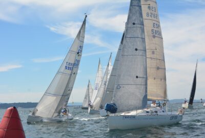 «ZIRALLA», «MAURITANIA» Y «FIXIUS» PRIMEROS LÍDERES DE LA REGATA ALCA DEL NÁUTICO AROUSA NORTE