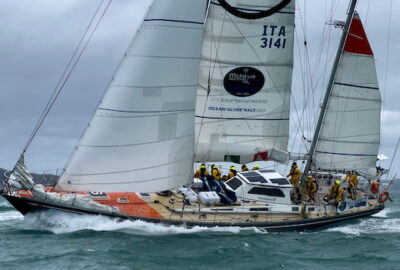 OCEAN GLOBE RACE. «TRANSLATED 9» REGRESA A LAS ISLAS FALKLAND CON DAÑOS EN EL CASCO