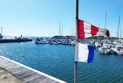 C.N. AROUSA NORTE. EL FUERTE VIENTO DEL NORDESTE OBLIGA A SUSPENDER LA VOLTA A ONS