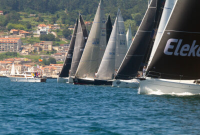 «MIRFAK», «ORIÓN», «SQUID II» E «IASI» PRIMEROS LÍDERES EN LA 27ª REGATA CRUCEROS AGUETE