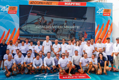 EL VICEALMIRANTE RODRÍGUEZ-TOUBES HOMENAJEADO EN LA 42ª COPA DEL REY MAPFRE DE VELA