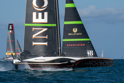 «INEOS BRITANNIA» HACE UNA DECLARACIÓN DE INTENCIONES EN LA LOUIS VUITTON CUP