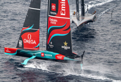 REGATAS TENSAS Y REÑIDAS: «EMIRATES TEAM NEW ZEALAND» SE LLEVA LA CUARTA VICTORIA DE LA LOUIS VUITTON 37TH AMERICA’S CUP MATCH