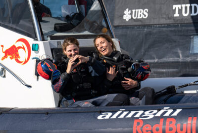 MÁXIMA PRESIÓN MIENTRAS «ALINGHI RED BULL RACING» SE CUELA EN EL PODIO DE LA PUIG WOMEN’S AMERICA’S CUP