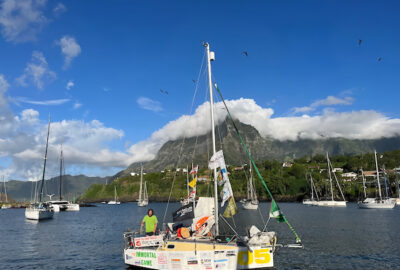 MINI GLOBE RACE 2025. LA FLOTA LUCHA CONTRA EL PACÍFICO EN UNA HISTÓRICA PRUEBA DE RESISTENCIA DE 4.300 MILLAS