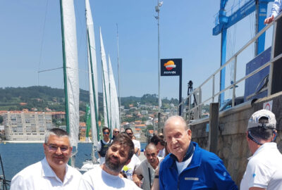 R.C.N. SANXENXO. EL REY JUAN CARLOS I PARTICIPA EN EL PROYECTO «BAUTISMOS DE MAR» DE LA MANCOMUNIDAD DEL SALNÉS