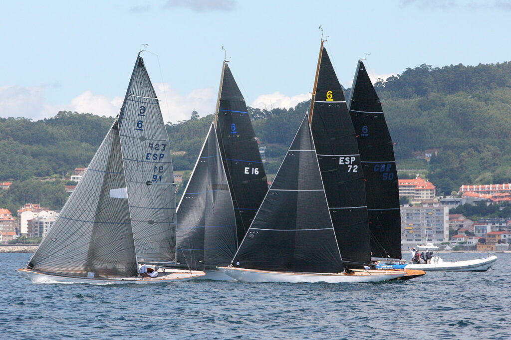 LOS 6M ABREN EL PRIMER ACTO DEL TROFEO HOTEL CARLOS I SILGAR EN SANXENXO