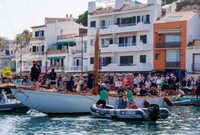 UN CHUBASCO Y VIENTOS DE 53 NUDOS PROTAGONIZAN LA SEGUNDA JORNADA DE LA COPA DEL REY REPSOL DE BARCOS DE ÉPOCA