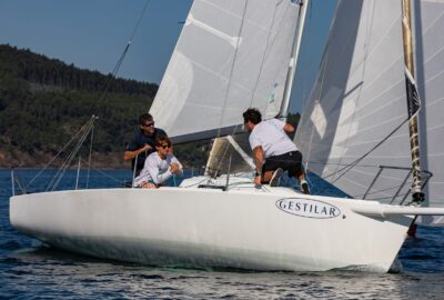 M.R.C.Y. BAIONA. EL «OKOFEN» DE JAVIER DE LA GÁNDARA REFUERZA SU LIDERATO EN LA LIGA DE OTOÑO GESTILAR J80