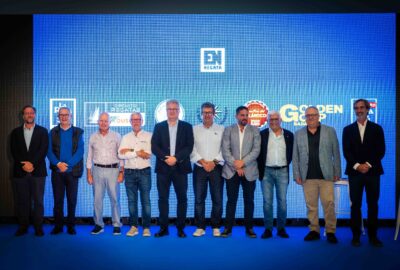 ENREGATA PRESENTÓ EN EL SALÓN NÁUTICO DE BARCELONA EL CALENDARIO AUSMAR 2026