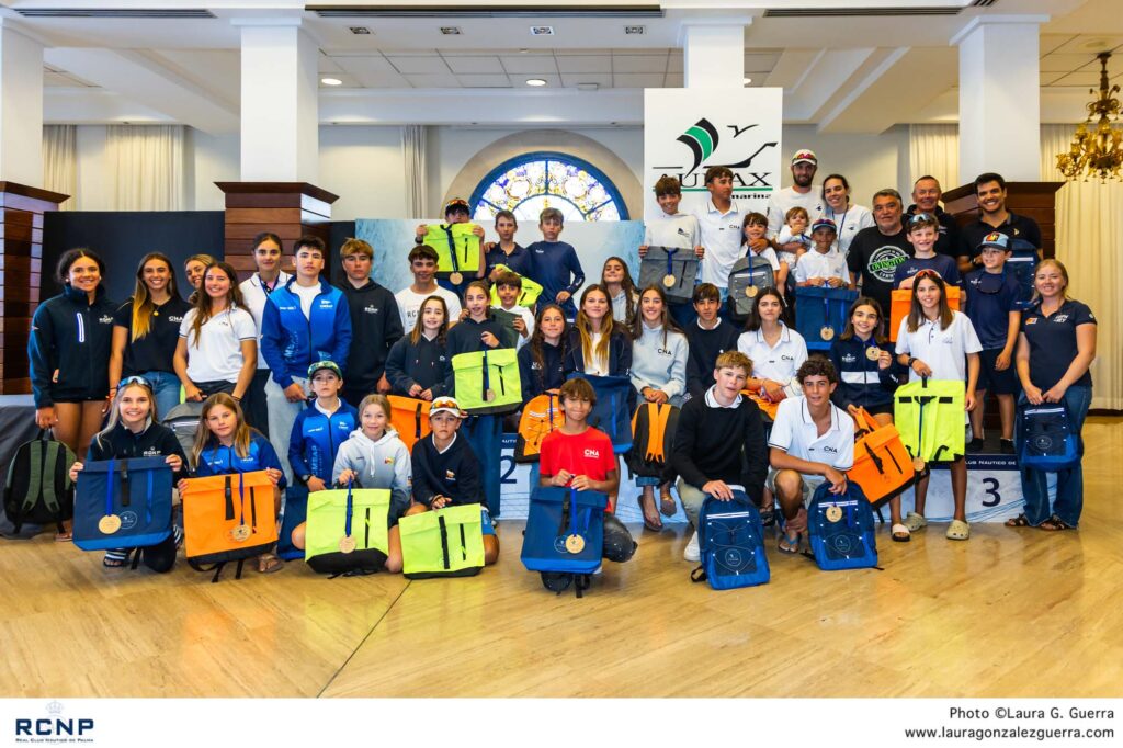 R.C.N. PALMA. LA REGATA AUDAX MARINA CORONA A SUS CAMPEONES