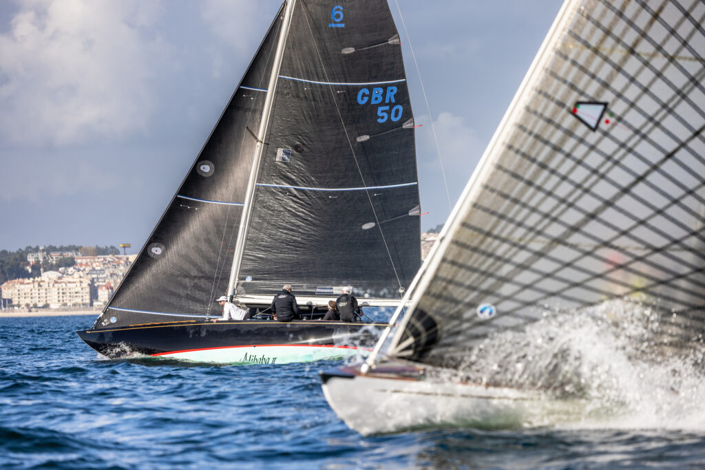 R.C.N. SANXENXO. «ALIBABA II» TOMA EL MANDO EN EL DESAFIO BARCELÓ DE 6M